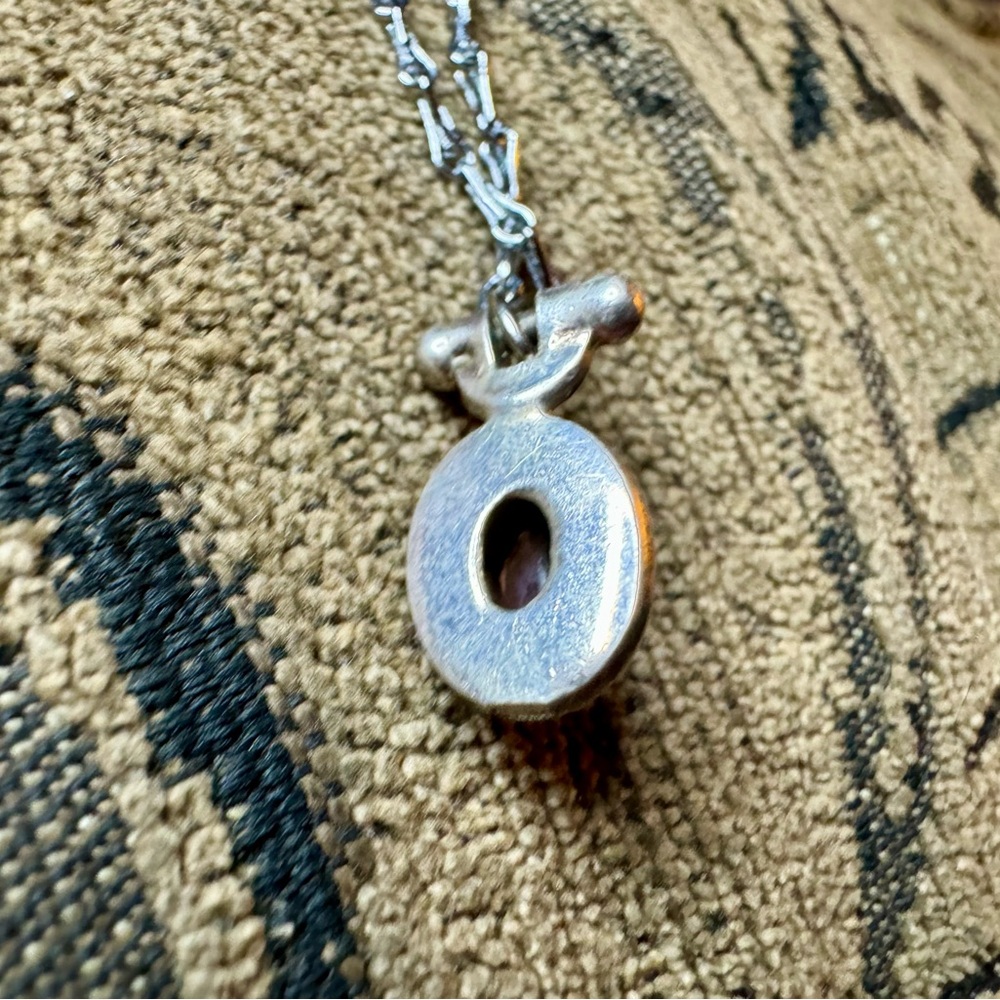 Amethyst and silver pendant with chain. - Picture 5 of 6